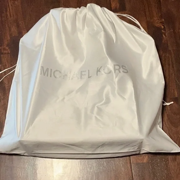 Michael Kors Brown Pebbled Leather Medium Bedford Pocket Tote Bag NWT - Picture 6 of 11